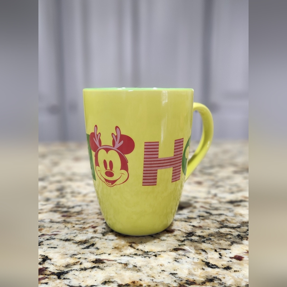 Disney Mickey Mouse holiday coffee mug